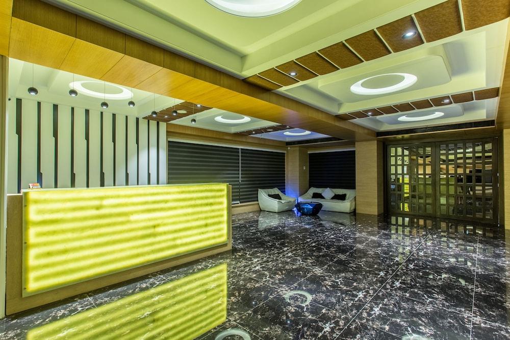 Hotel Abika Elite Удджайн Экстерьер фото