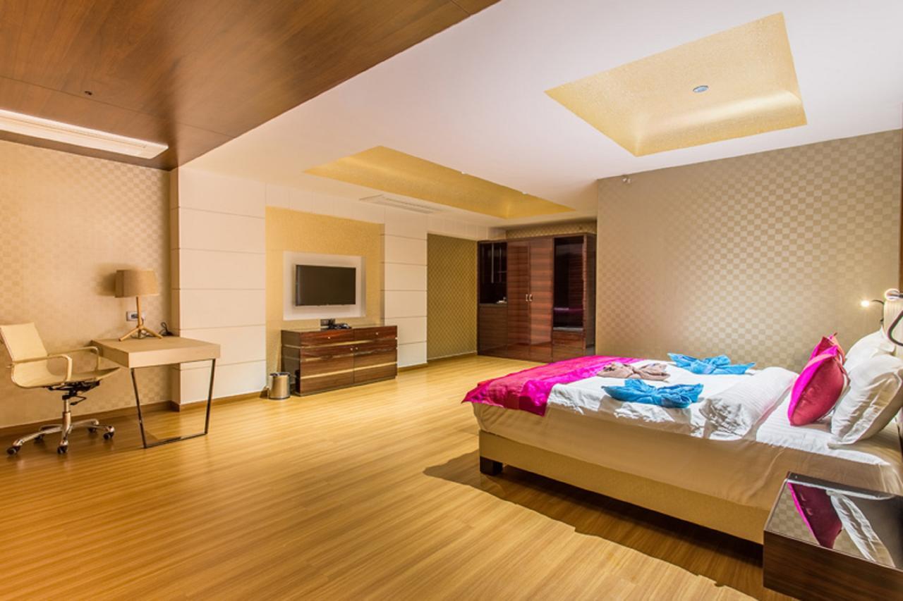 Hotel Abika Elite Удджайн Экстерьер фото