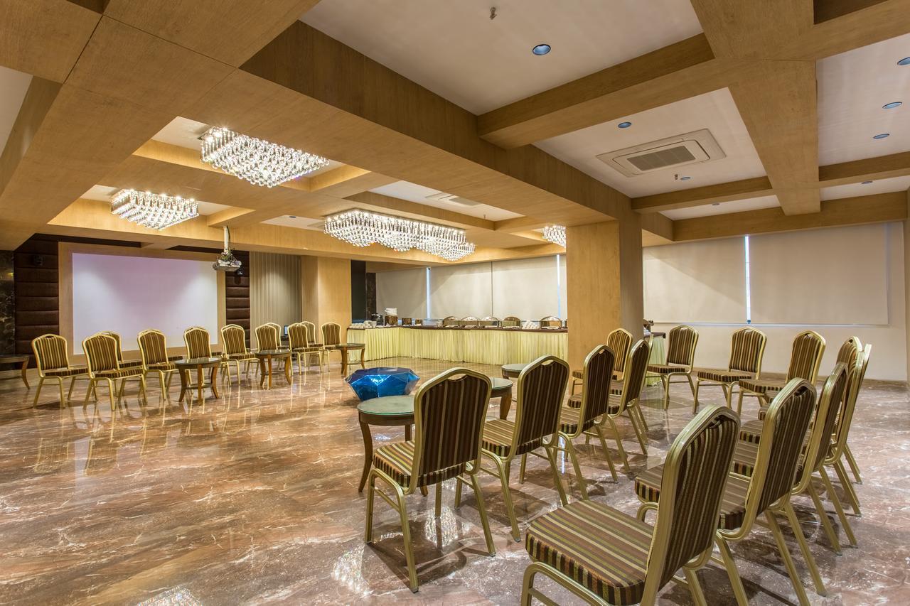Hotel Abika Elite Удджайн Экстерьер фото
