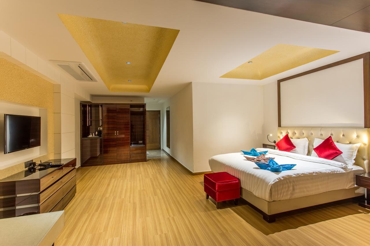 Hotel Abika Elite Удджайн Экстерьер фото